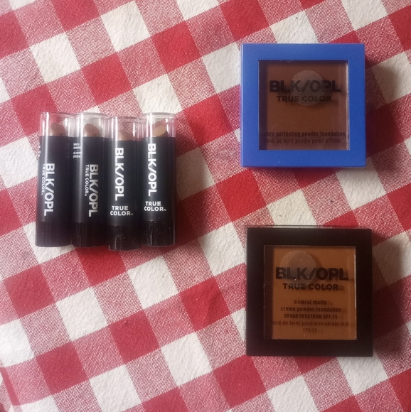 Make up lot - Picture 1 of 3